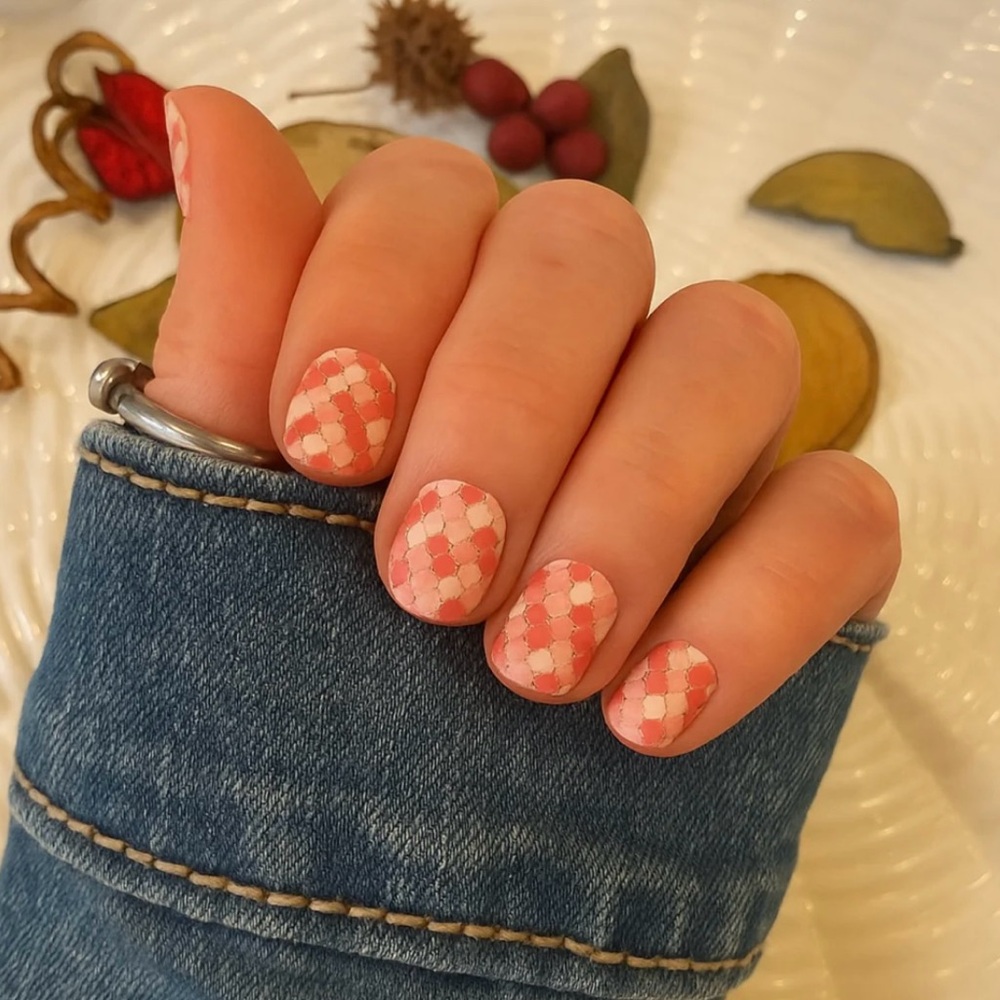 💗 Quilted Cuties Nail Wraps | Pink & White Pattern | Cozy Chic Nail Stickers